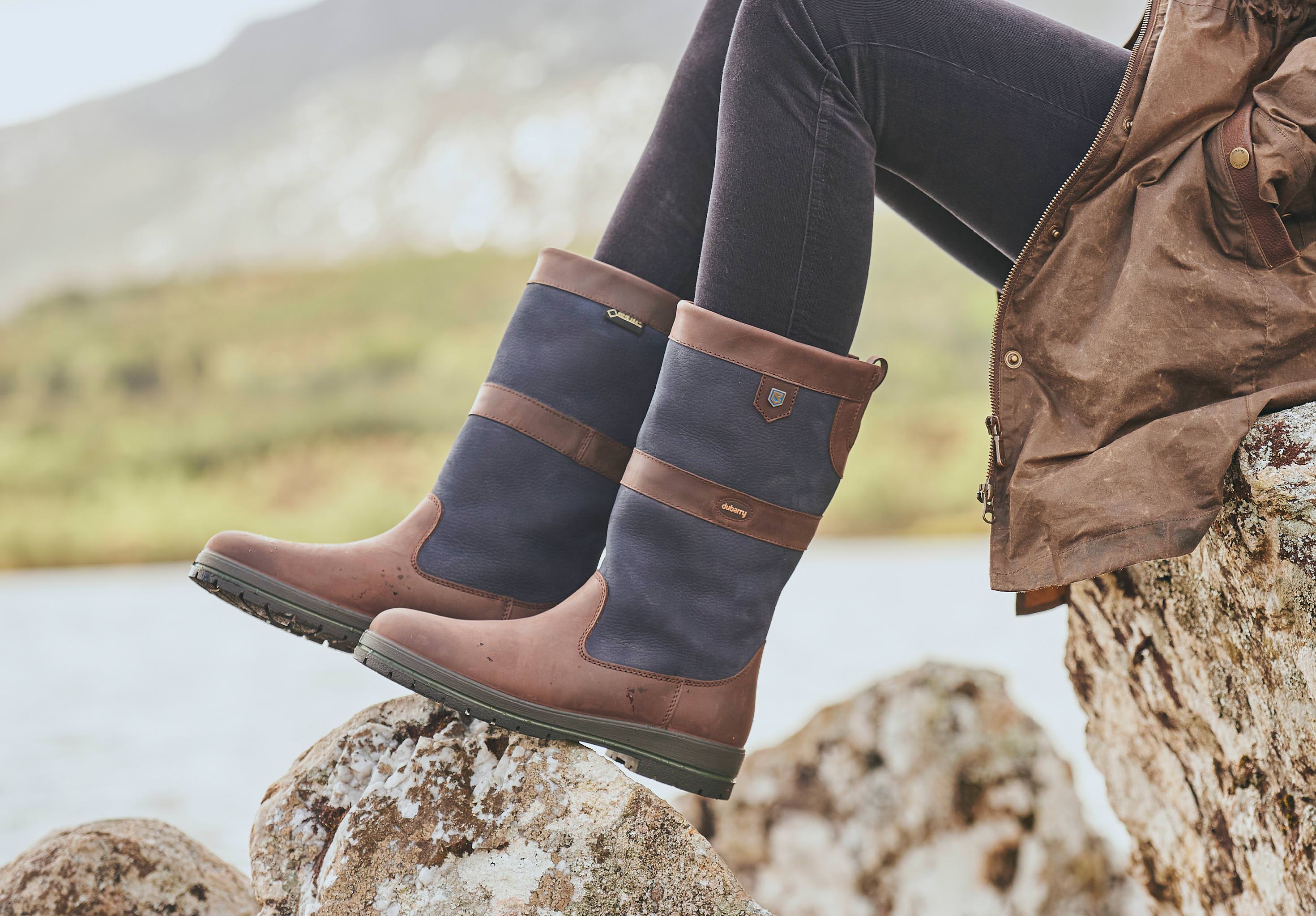 Brown boots navy sale